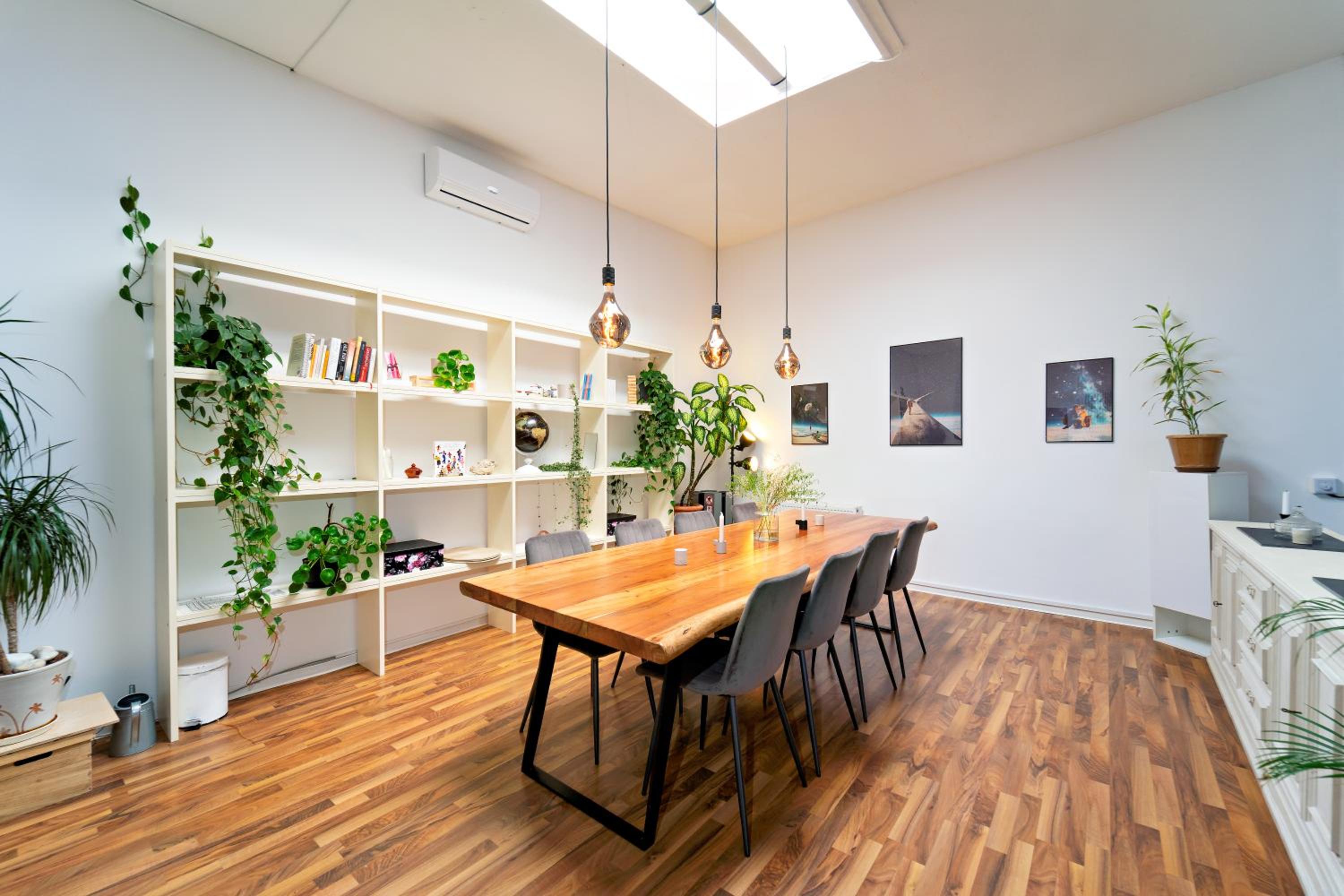 Loft House 170qm, Central, Own Garden, Parking lot
