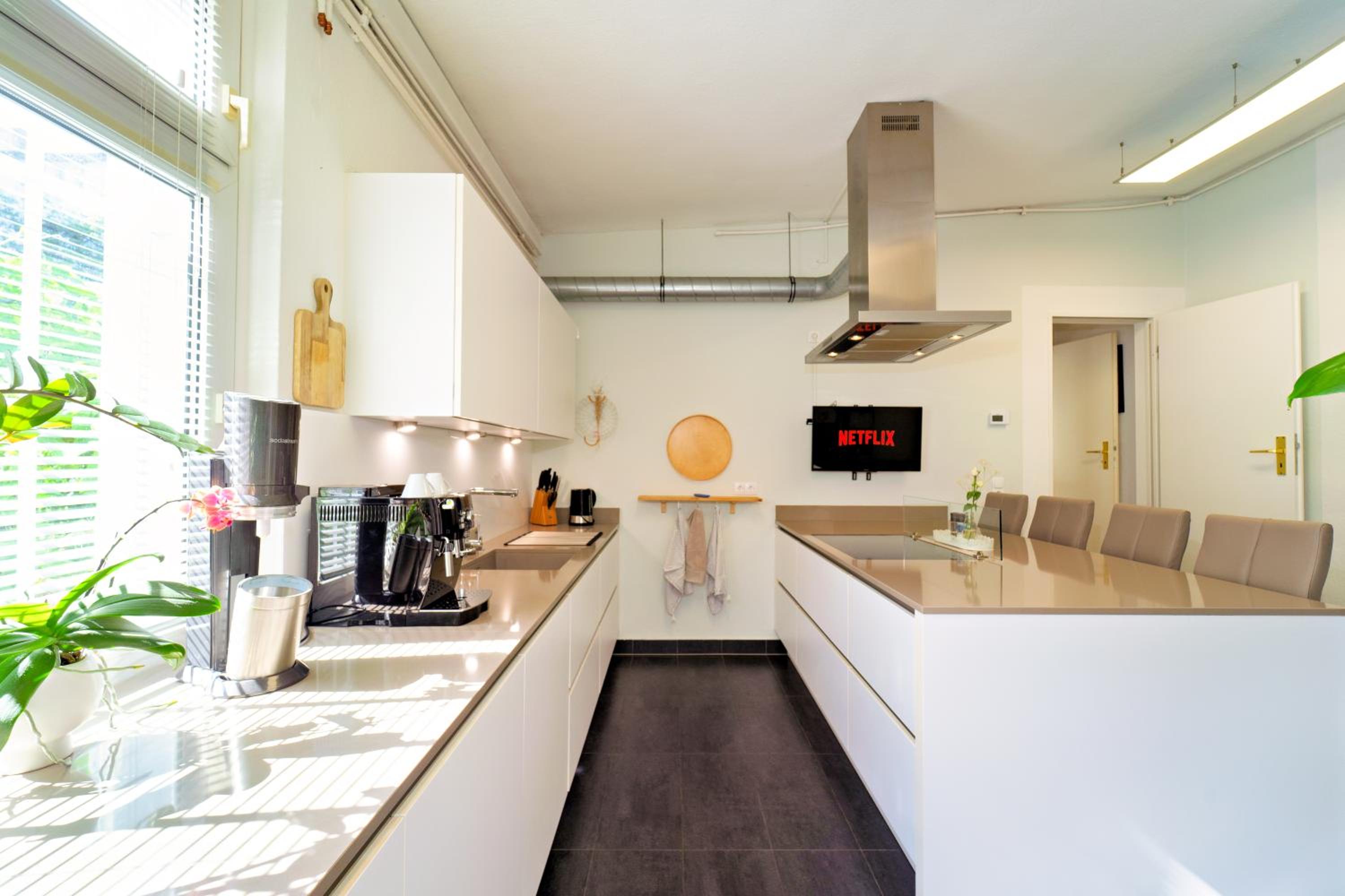 Loft House 170qm, Central, Own Garden, Parking lot