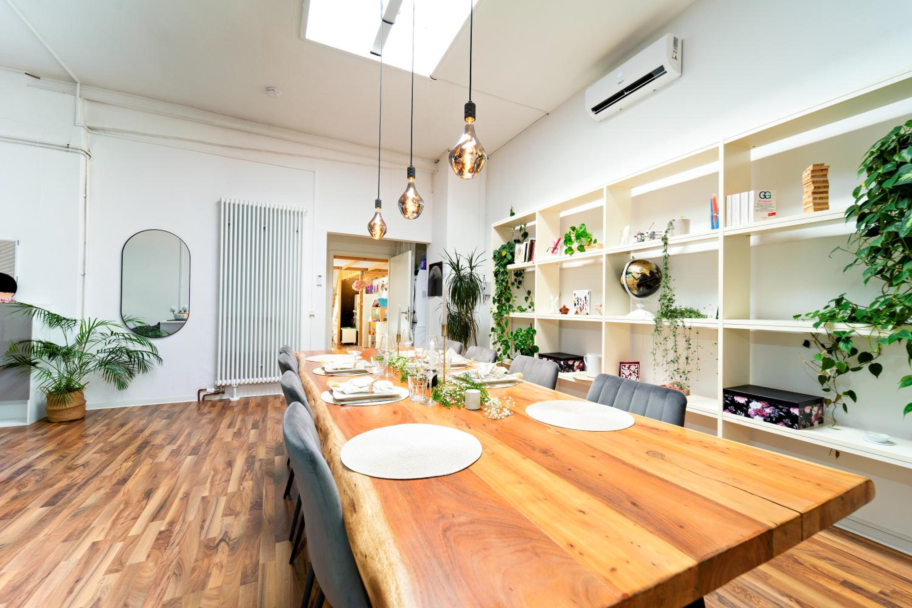 Loft House 170qm, Central, Own Garden, Parking lot