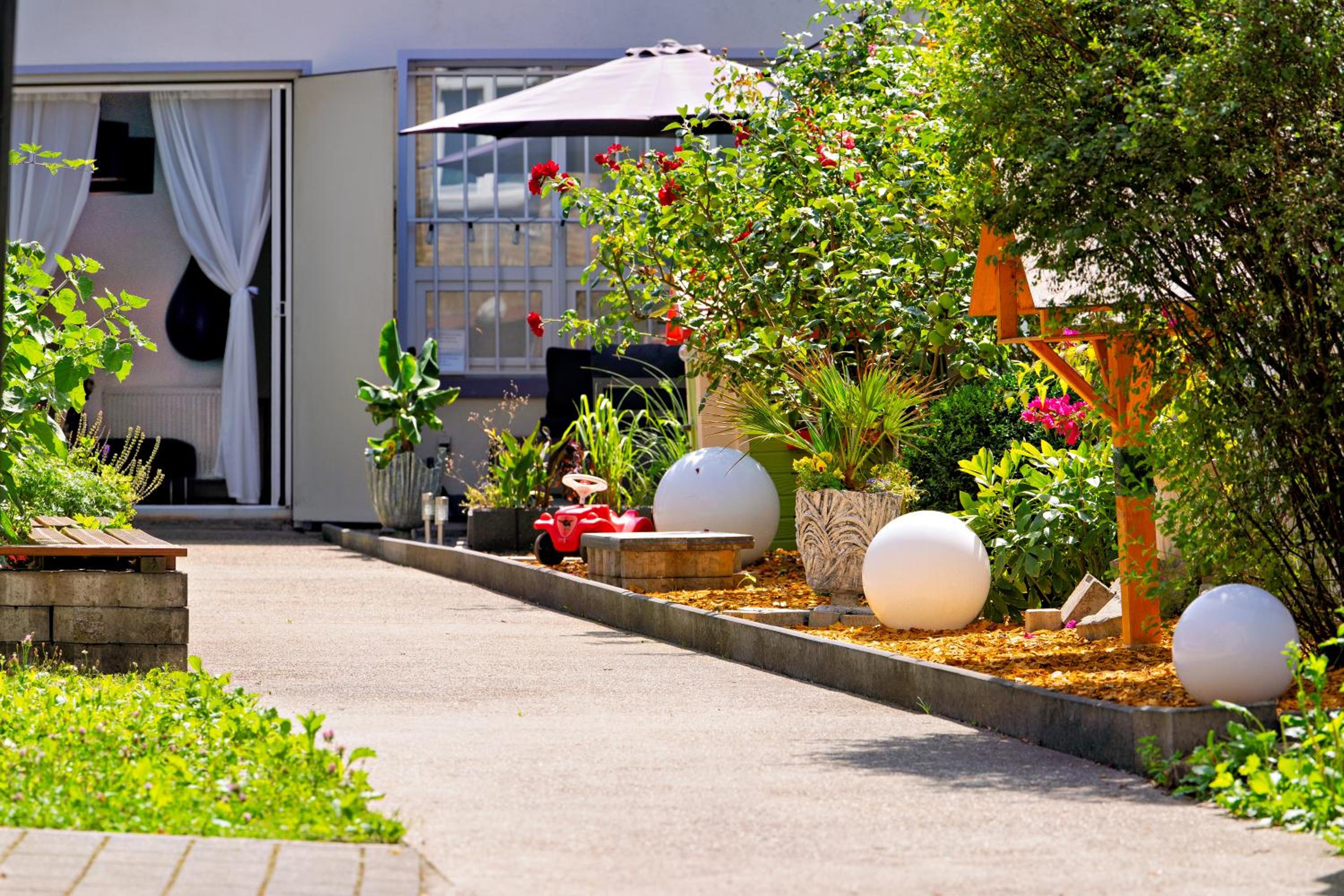 Loft House 170qm, Central, Own Garden, Parking lot