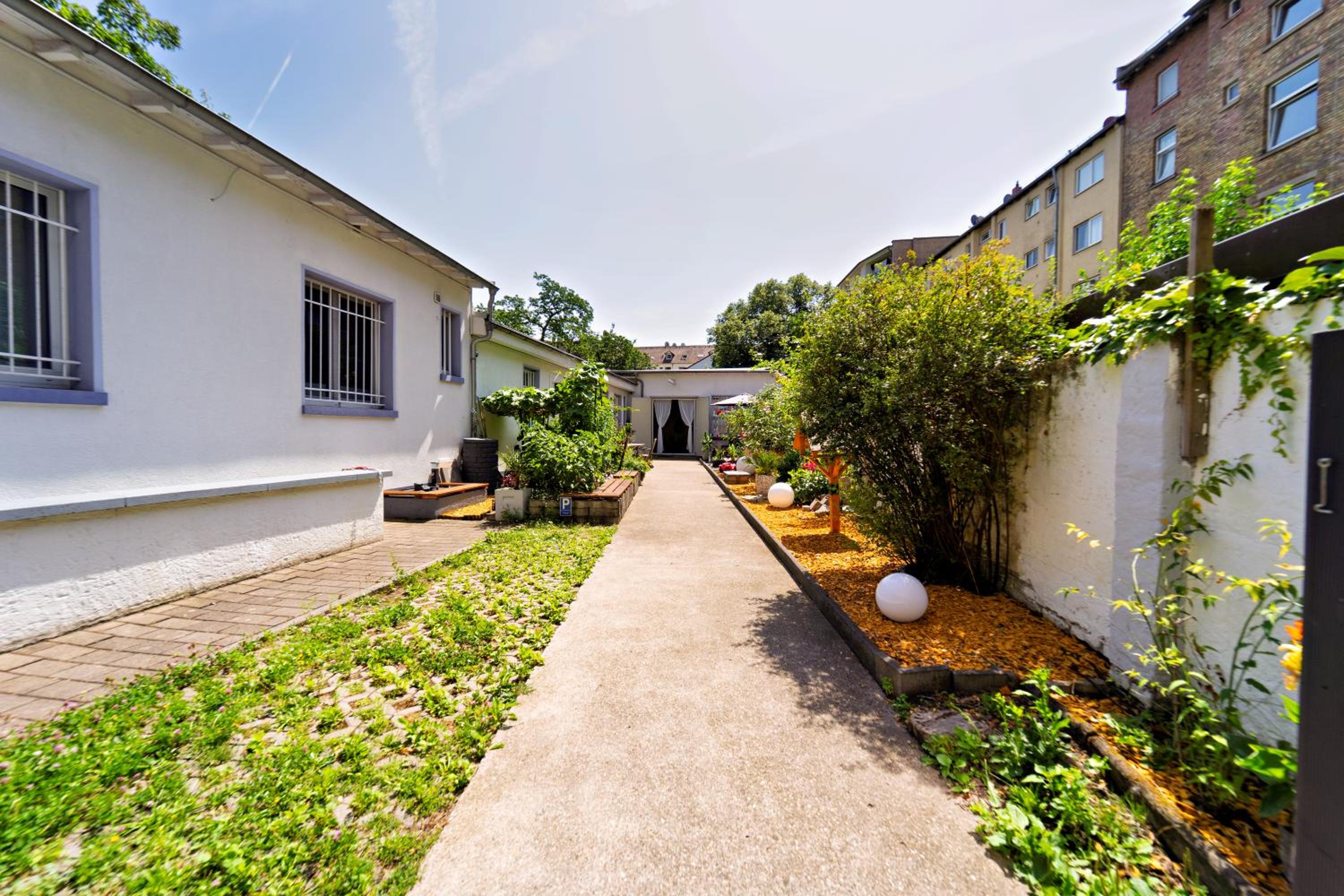 Loft House 170qm, Central, Own Garden, Parking lot