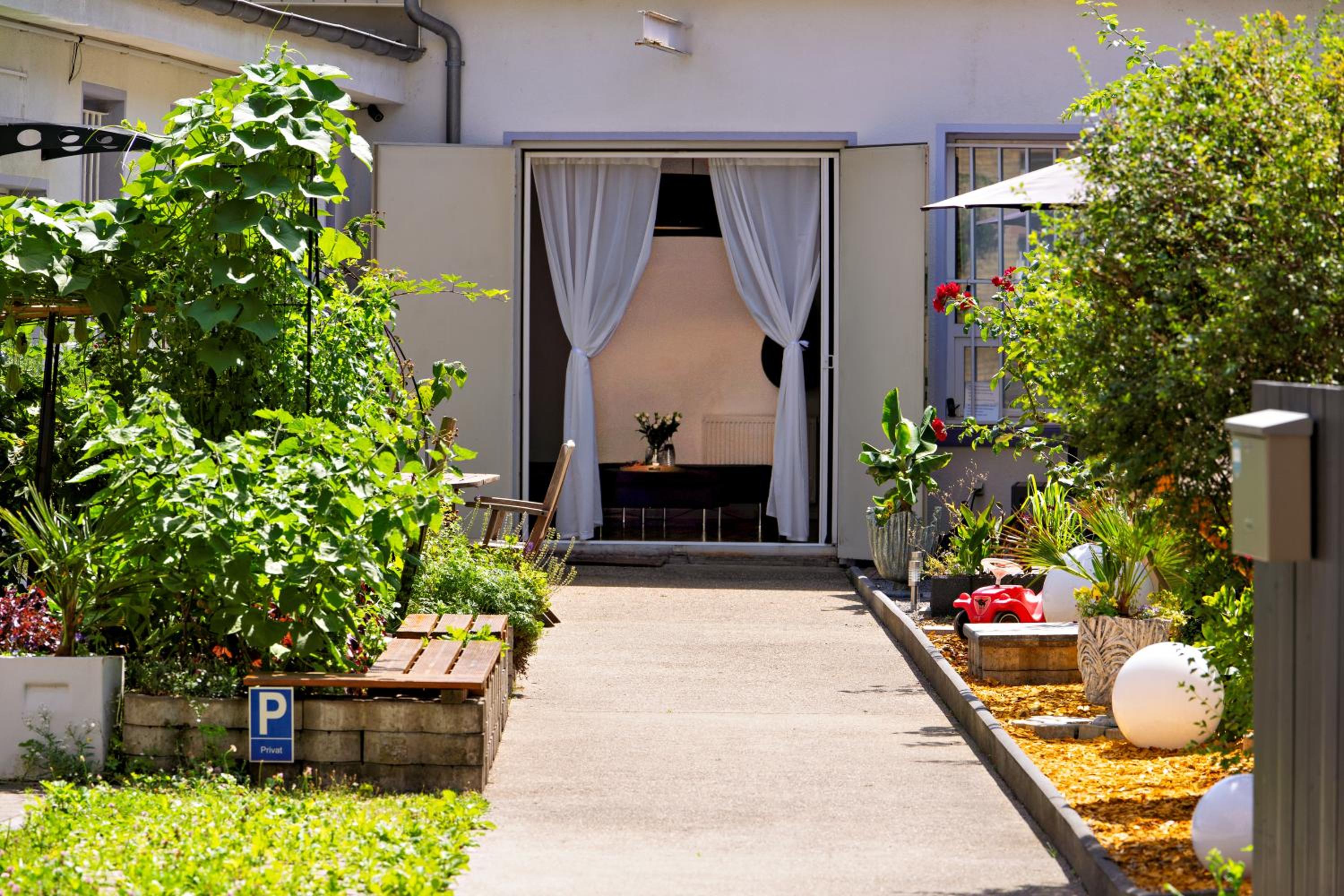 Loft House 170qm, Central, Own Garden, Parking lot