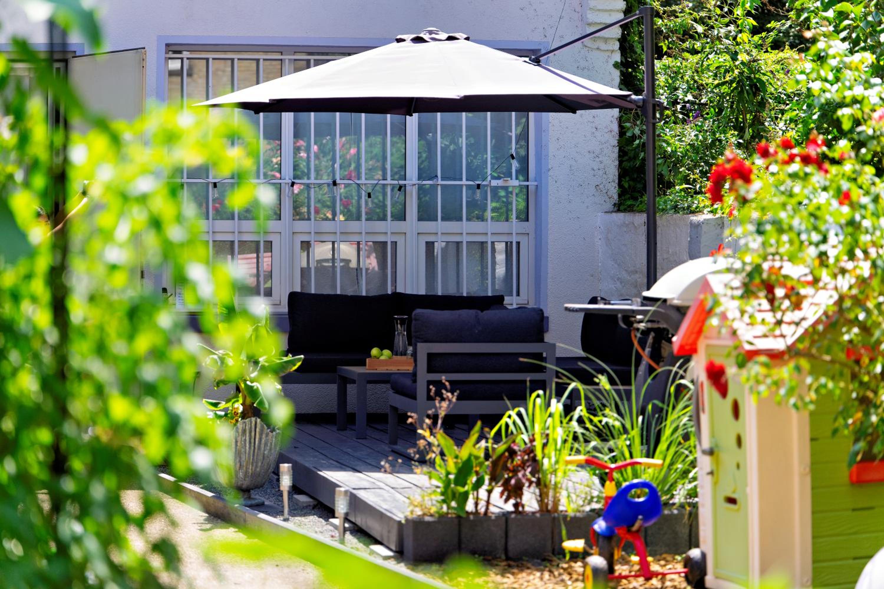 Loft House 170qm, Central, Own Garden, Parking lot