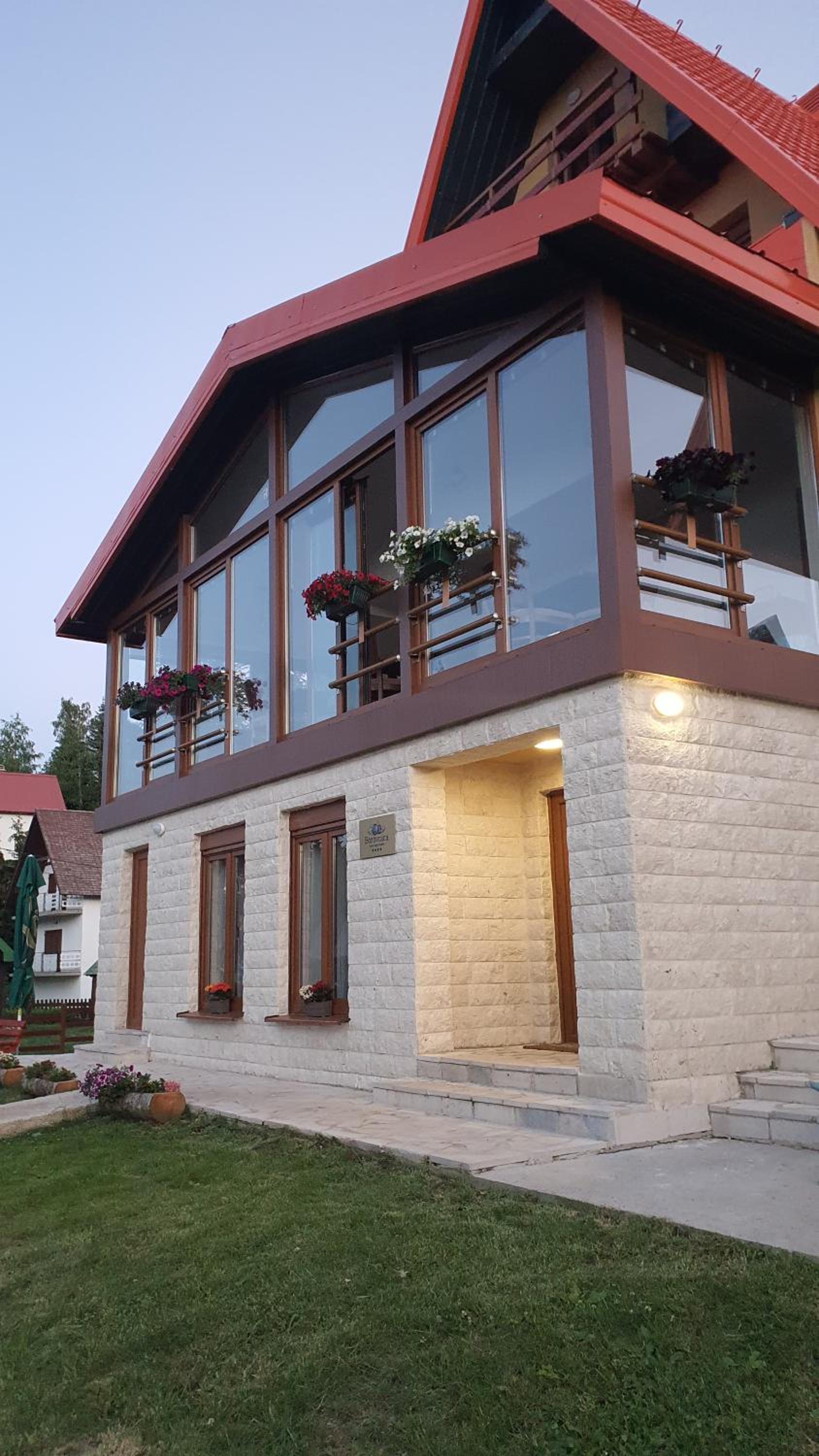 Borovnica Sweet Apartments view 3