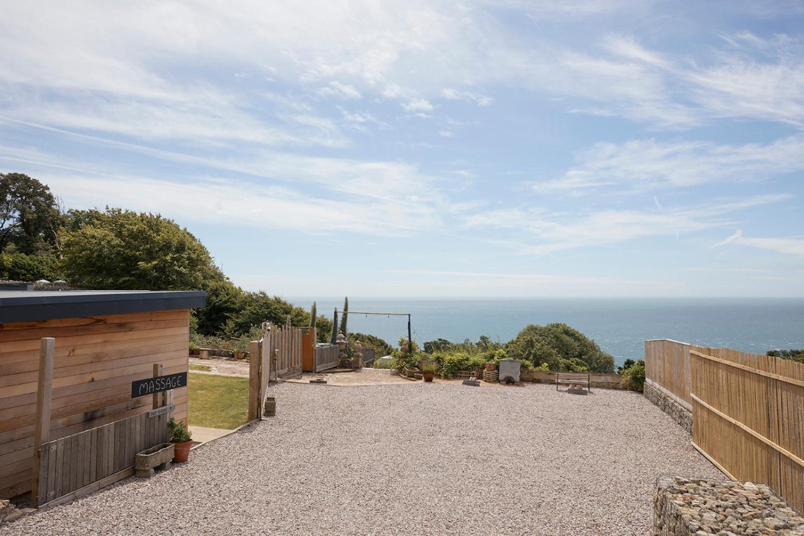 Hotel Puckaster Cove Luxury Yurt