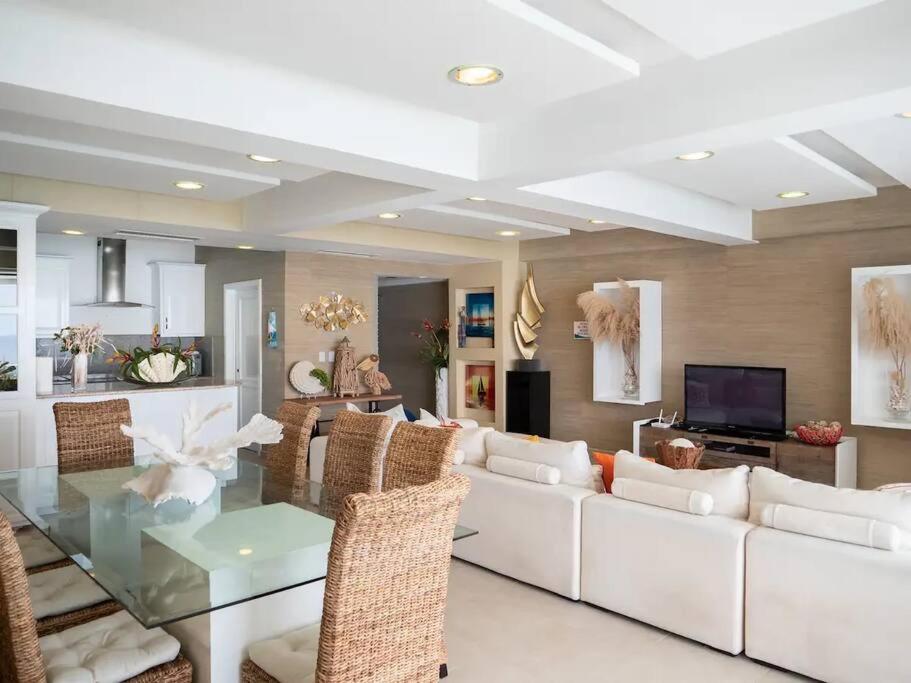SuiteDelux Oceanview Marbella 3BDR