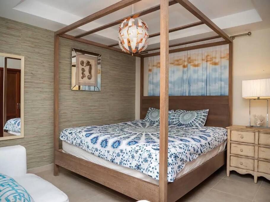 SuiteDelux Oceanview Marbella 3BDR