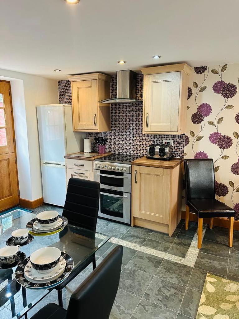Ivy Cottage - Great Houndbeare Farm Holiday Cottages