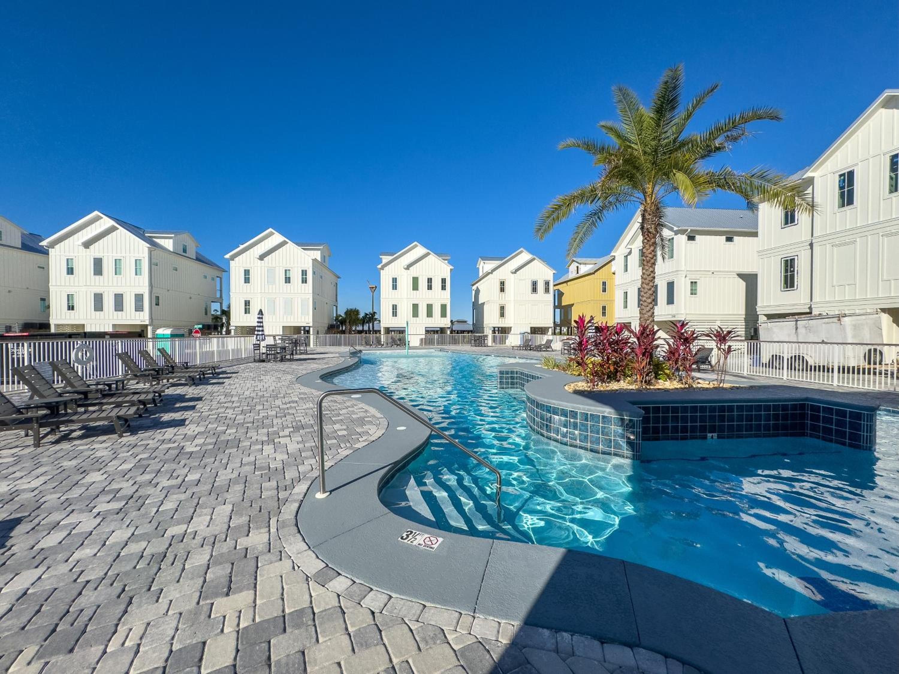 Bilss on the Bay by Current Tides Vacation Rentals view 5