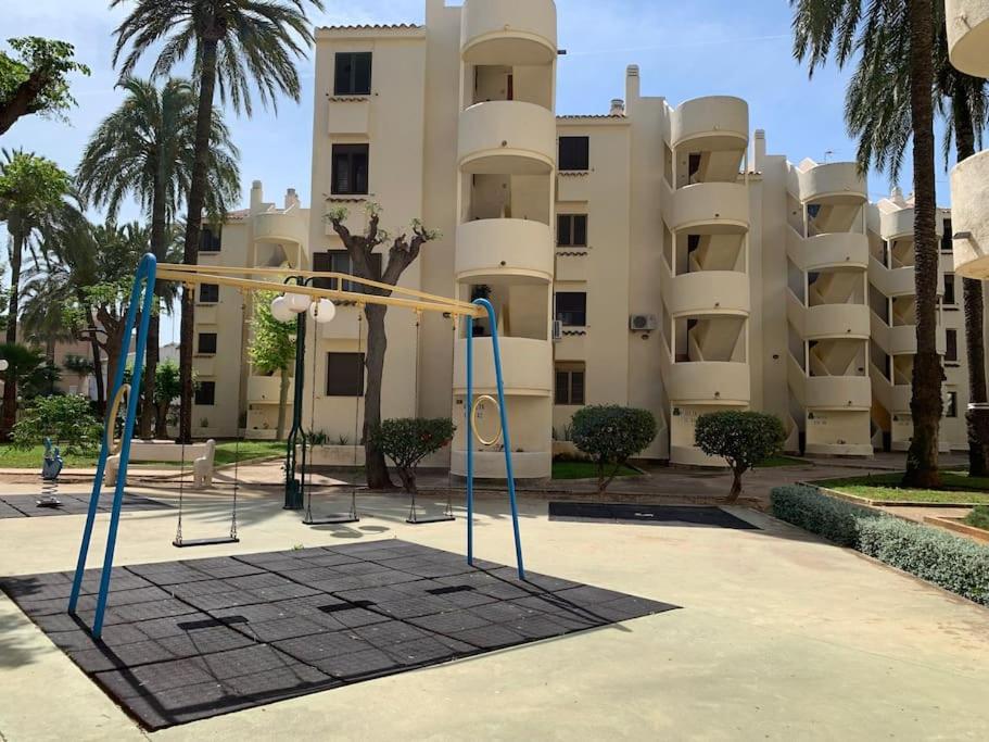 Apartamento con piscina a 200m de la playa en Denia view 4
