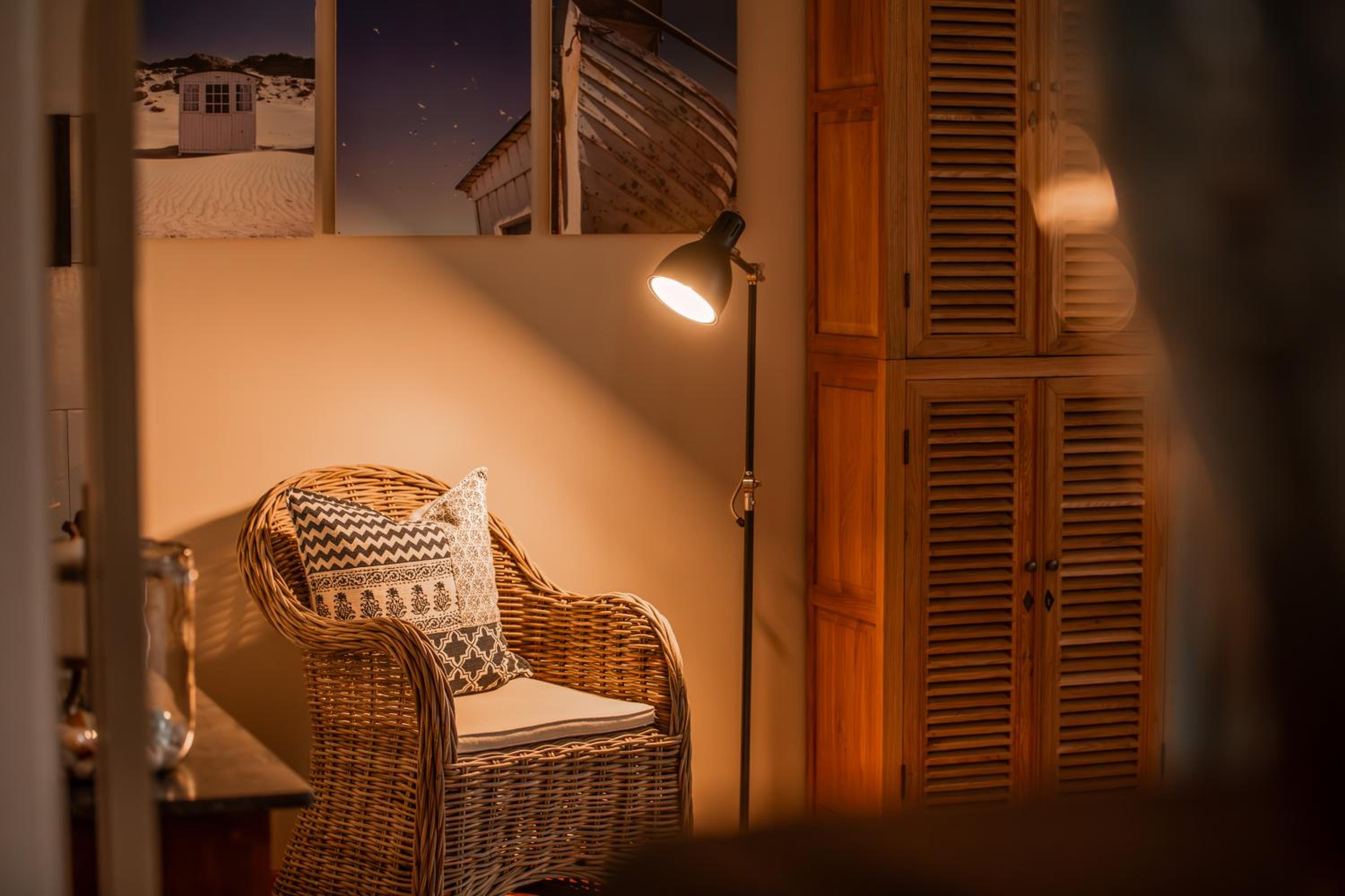 Landhaus hinter`m See Ferienwohnung Landliebe luxuriöser Wintergarten Kachelöfen