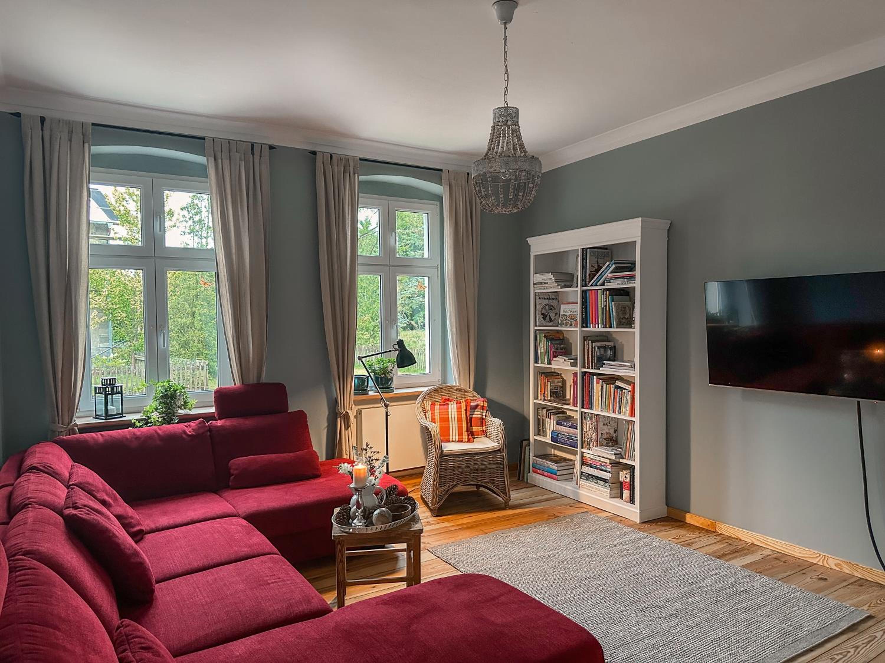 Landhaus hinter`m See Ferienwohnung Landliebe luxuriöser Wintergarten Kachelöfen