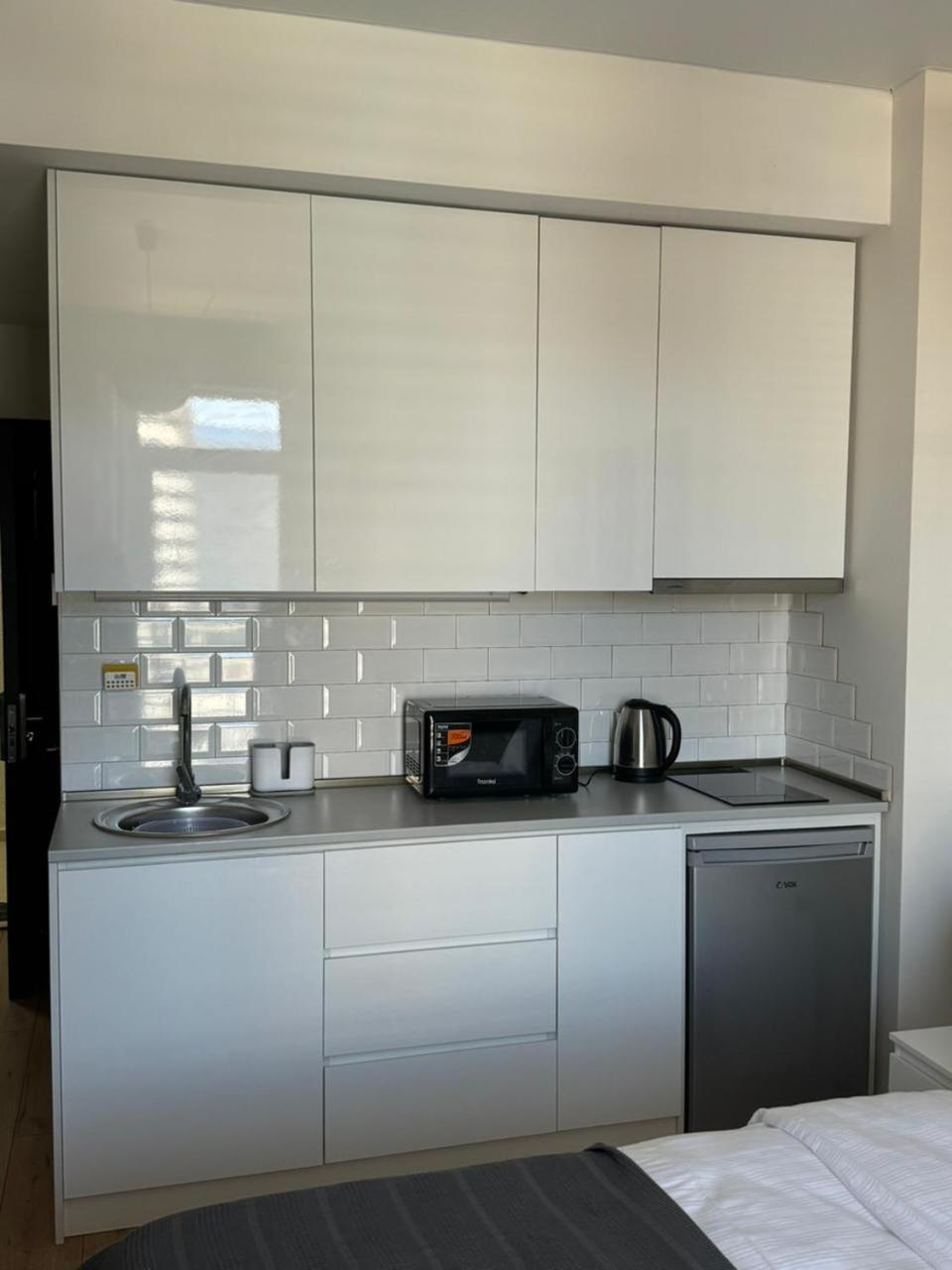 Solo Visit Apartments 1702 B view 4