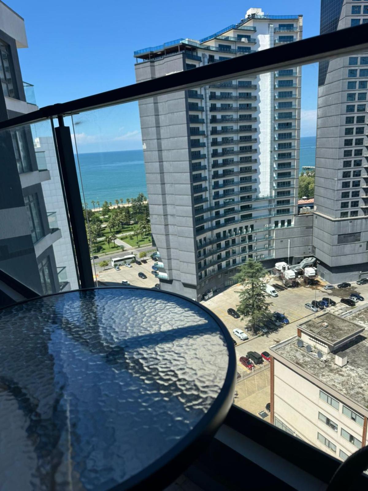 Solo Visit Apartments 1702 B view 3