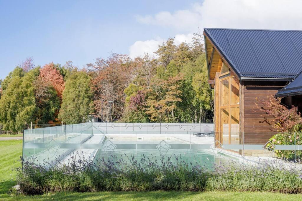 Hermosa casa a estrenar con parilla y jardín
