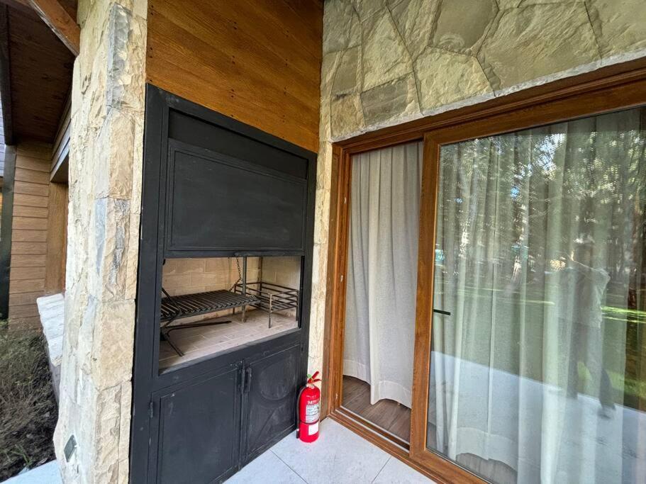 Hermosa casa a estrenar con parilla y jardín