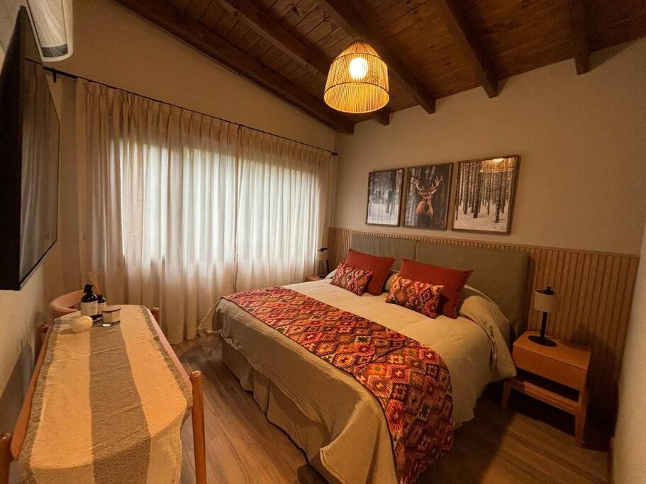 Hermosa casa a estrenar con parilla y jardín