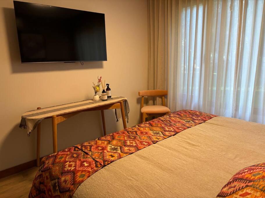 Hermosa casa a estrenar con parilla y jardín