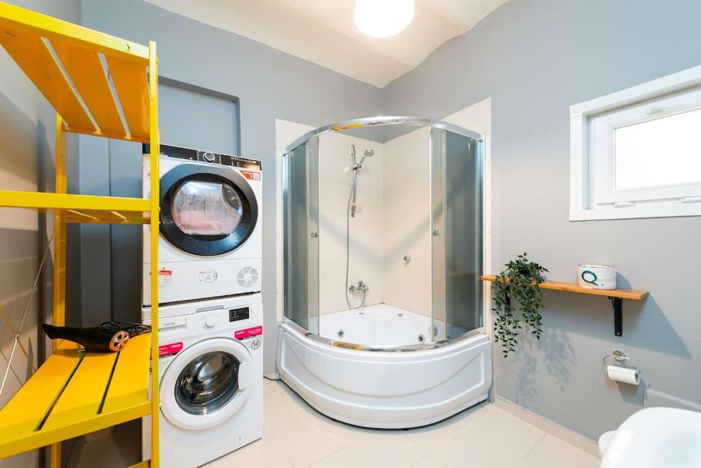 Marvelous Flat - 3 Bedrooms w 2 Terraces