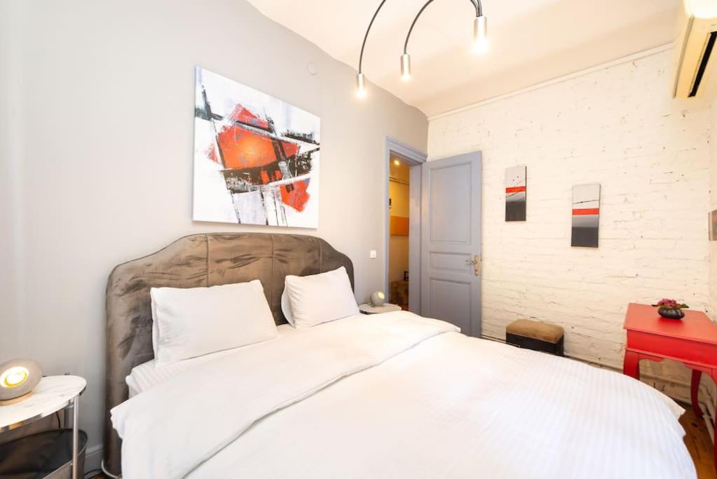 Marvelous Flat - 3 Bedrooms w 2 Terraces