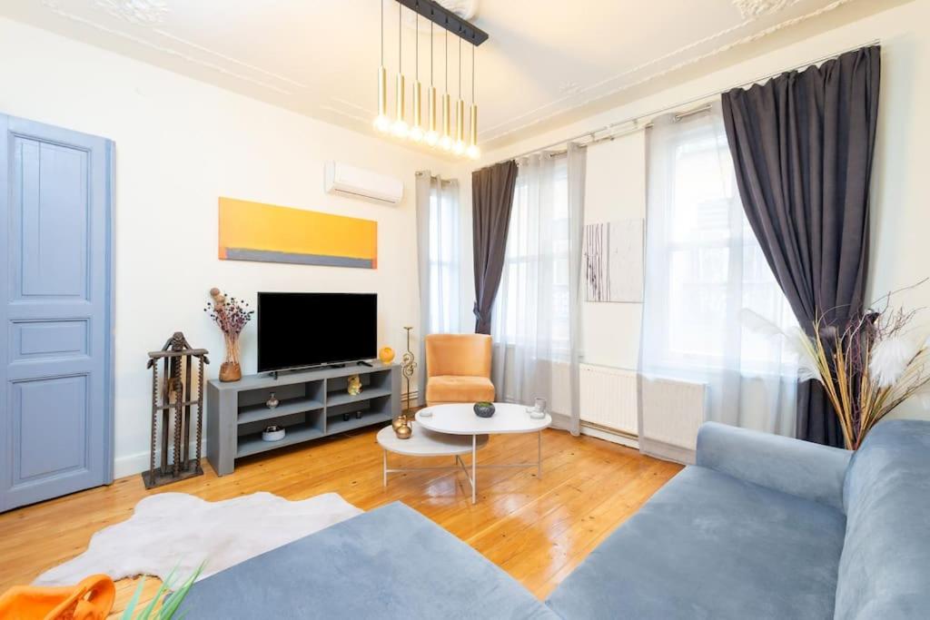 Marvelous Flat - 3 Bedrooms w 2 Terraces