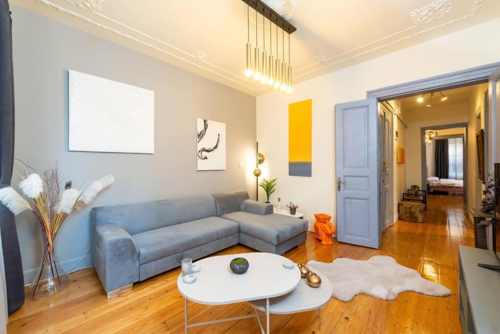 Marvelous Flat - 3 Bedrooms w 2 Terraces