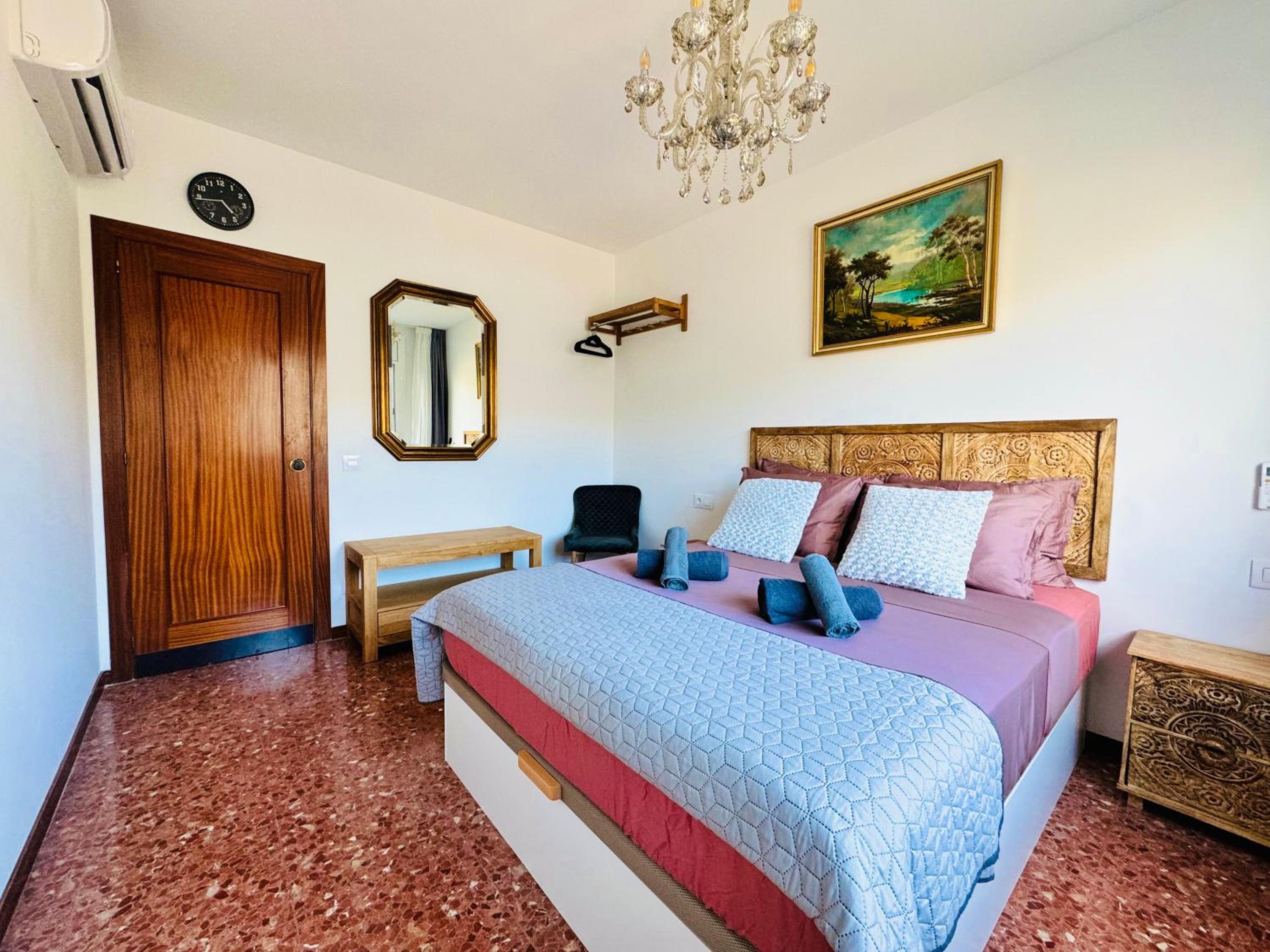 Newly renovated apartment, 6 mins to the beach photo 4