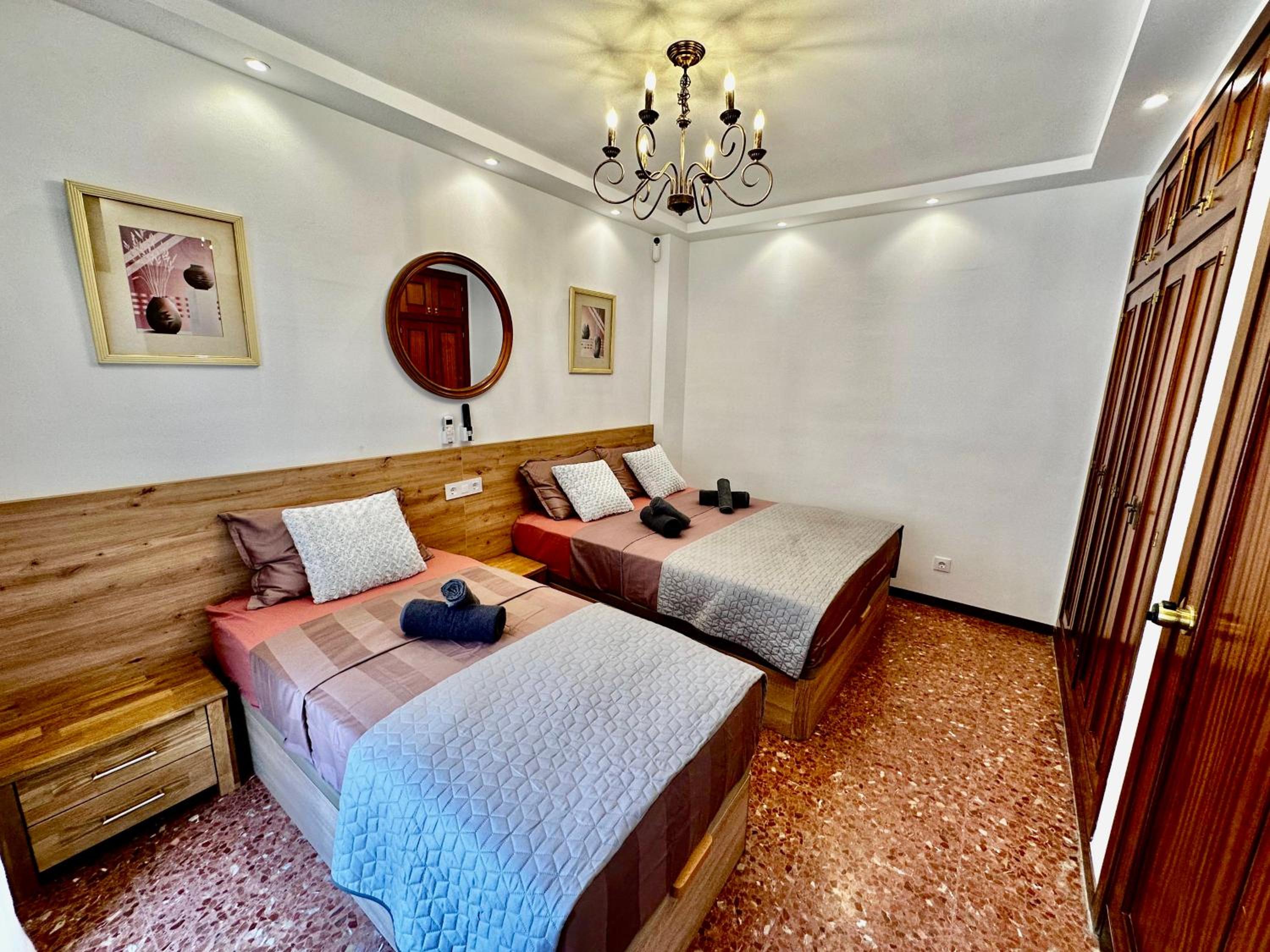 Newly renovated apartment, 6 mins to the beach photo 2