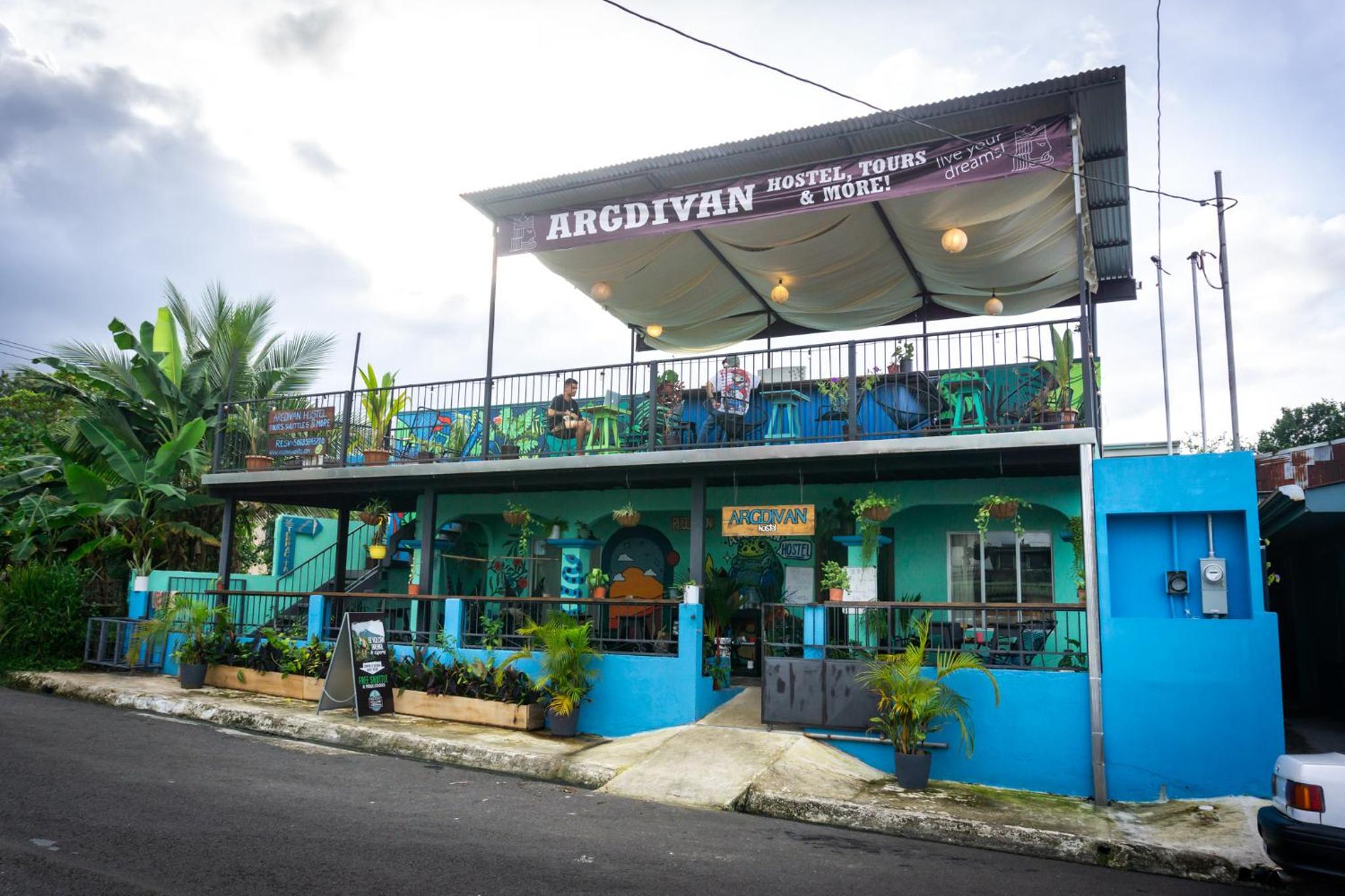 Argdivan Hostel
