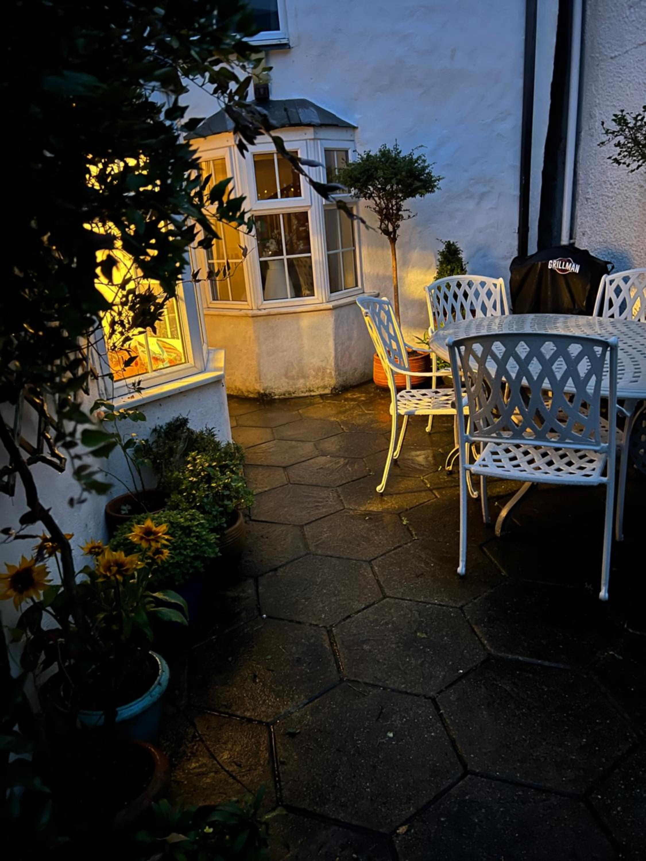 Cosy Traditional Cornish Cottage view 4