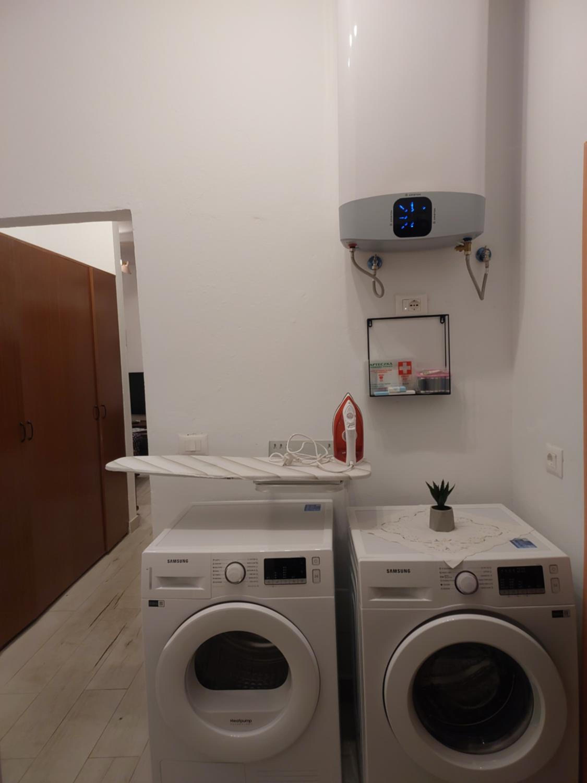 Nio Planet Villa Golem, Durrës