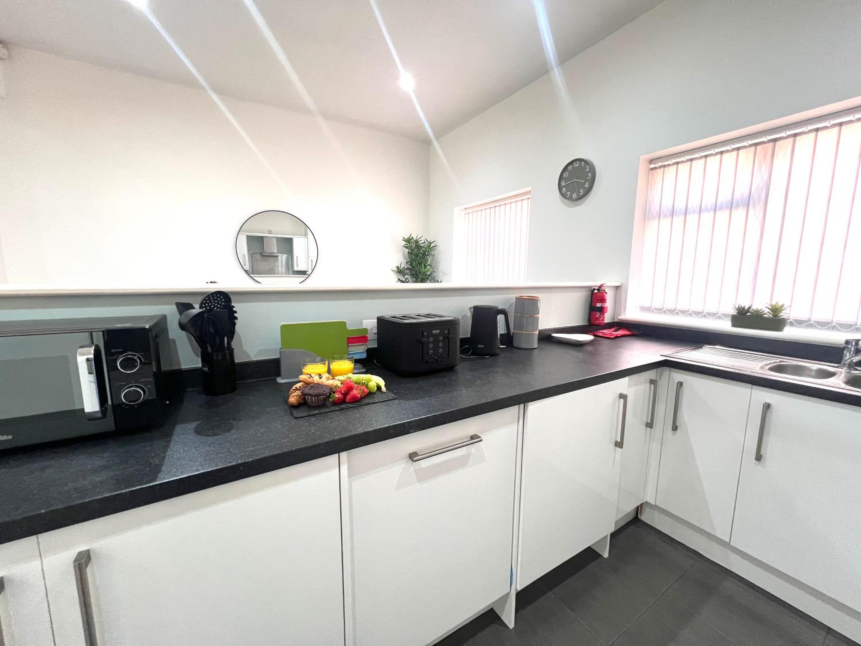 Leicester Vacations - Syster Properties - Glenfield Bungalow - Property Image 2