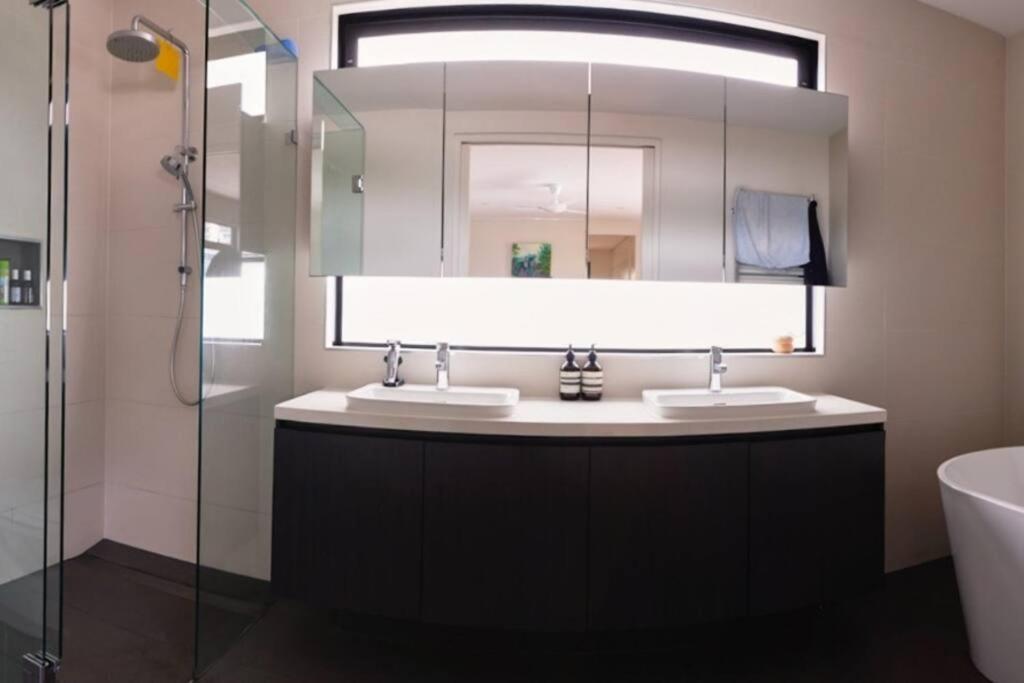 Brilliant Townhouse in Sensational Sth Melb Law