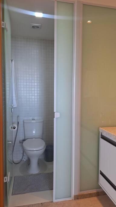Apartamento com 2 suítes, varanda, vista mar, infraestrutura