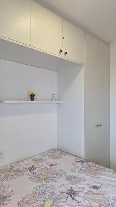 Apartamento com 2 suítes, varanda, vista mar, infraestrutura