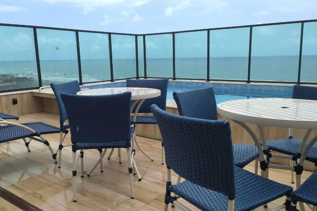 Apartamento com 2 suítes, varanda, vista mar, infraestrutura