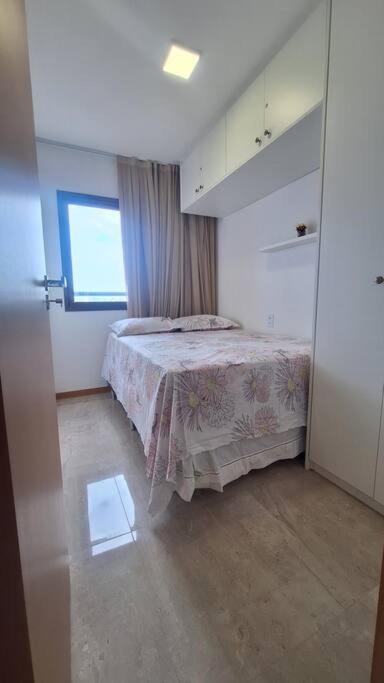 Apartamento com 2 suítes, varanda, vista mar, infraestrutura