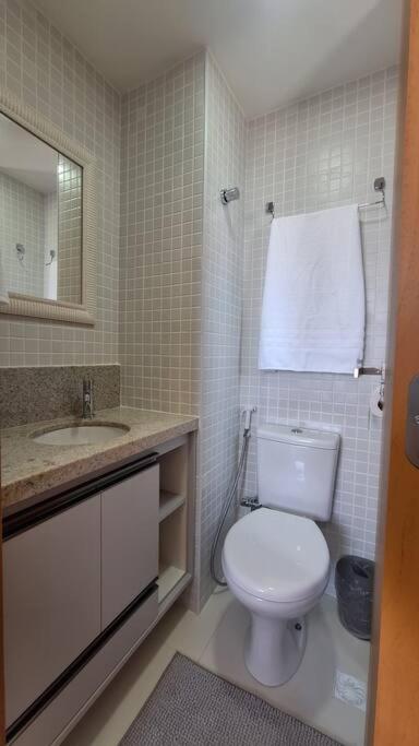Apartamento com 2 suítes, varanda, vista mar, infraestrutura
