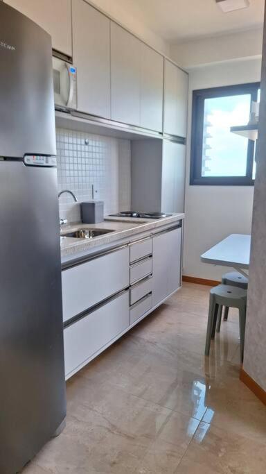 Apartamento com 2 suítes, varanda, vista mar, infraestrutura