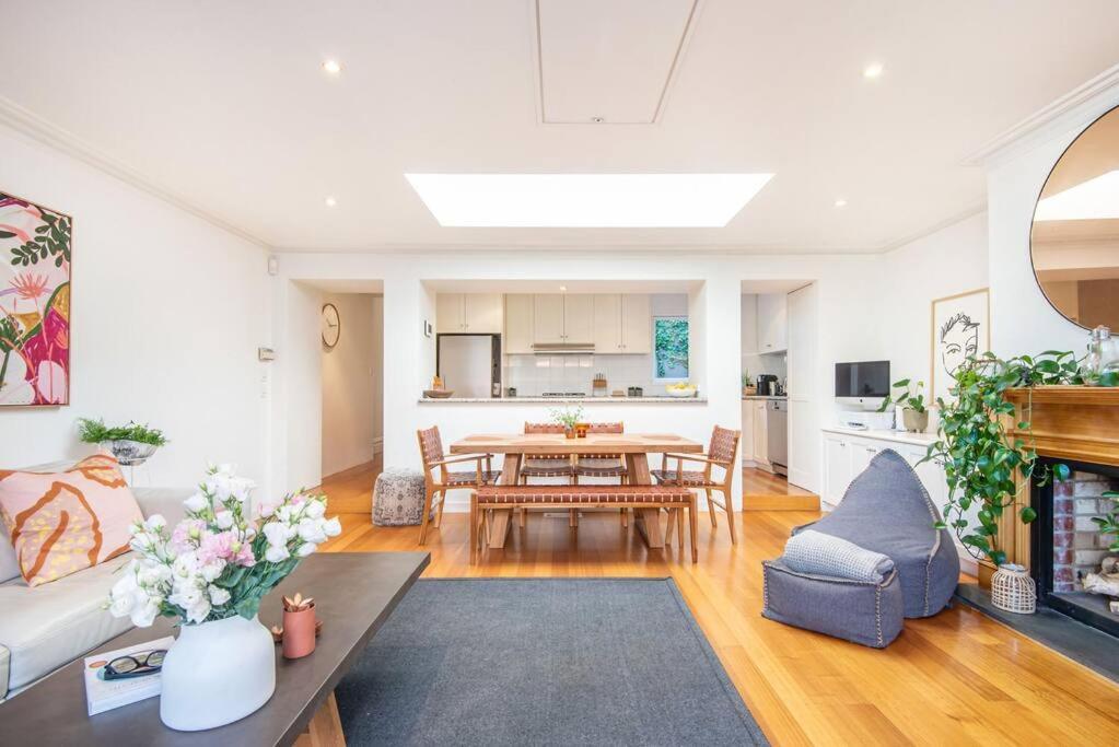 Elm Cottage with Luxury Lifestyle Location