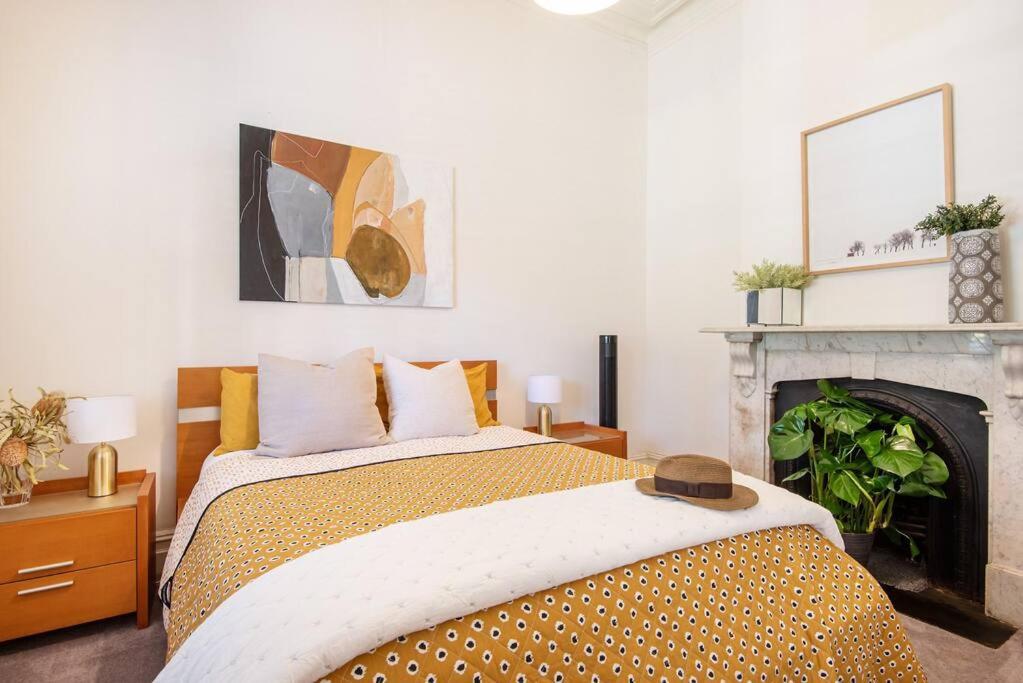 Elm Cottage with Luxury Lifestyle Location