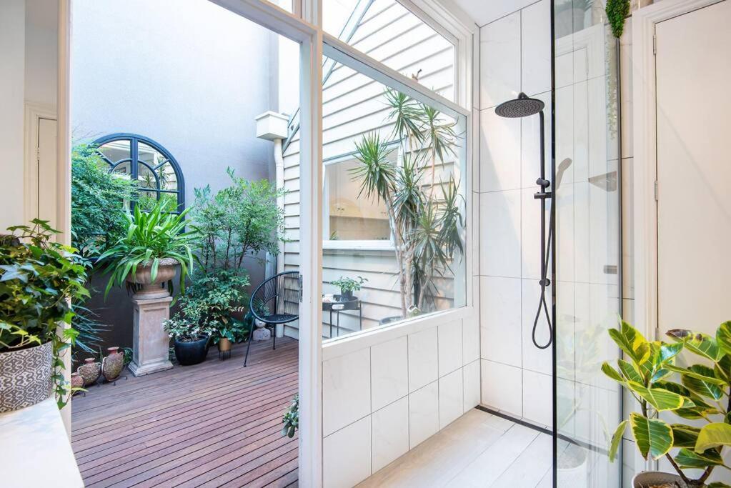 Elm Cottage with Luxury Lifestyle Location