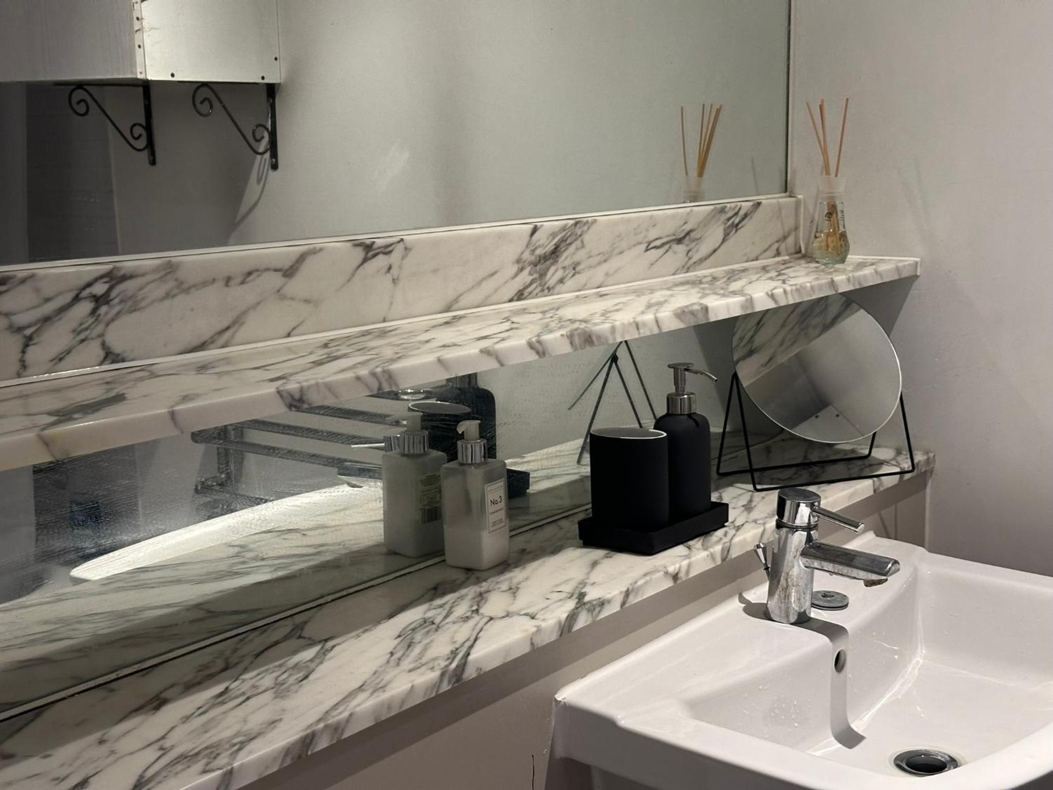 Luxe 1 bed Retreat with Pool & Gym Access