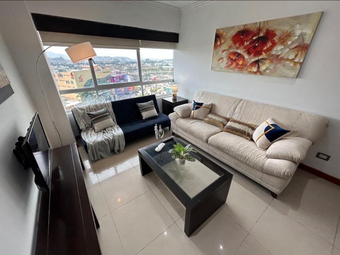 Ecusuites Mall del Sol Premium 96Parking-Airport view 4