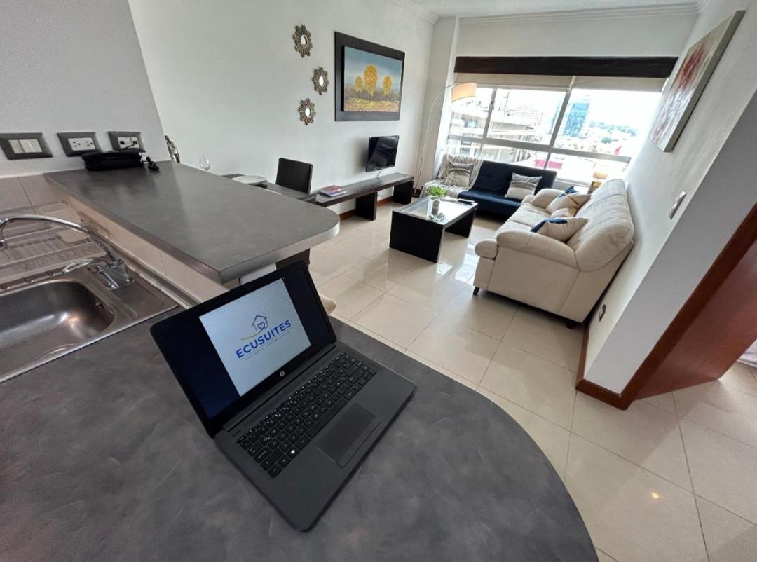 Ecusuites Mall del Sol Premium 96Parking-Airport view 5