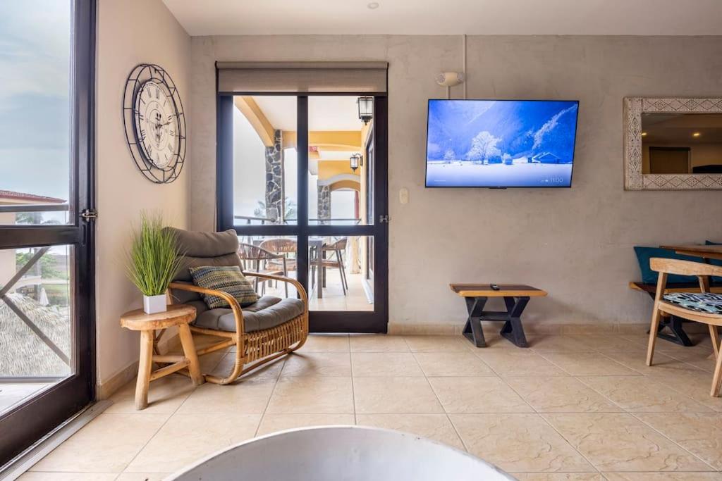 Jaco Beachfront Oasis Newly renovated dream condo