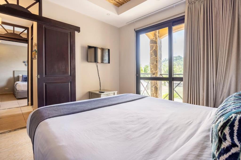 Jaco Beachfront Oasis Newly renovated dream condo