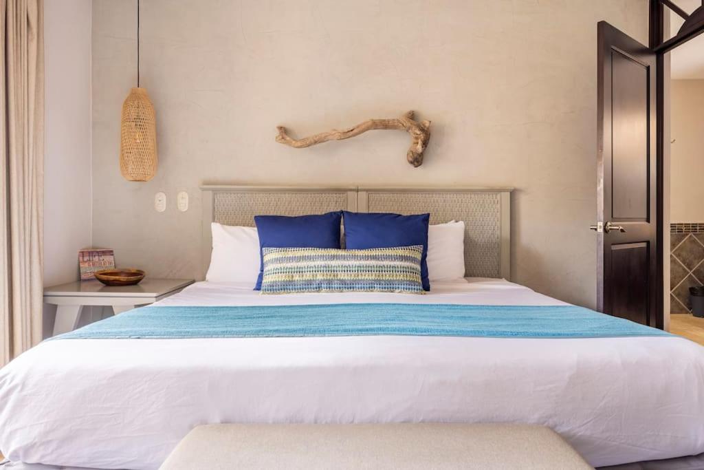 Jaco Beachfront Oasis Newly renovated dream condo