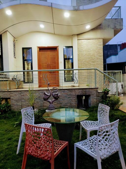 Private & Elegant 3BHK villa, Hillside Hideaway, 10 mins from MH Bus Stand view 3