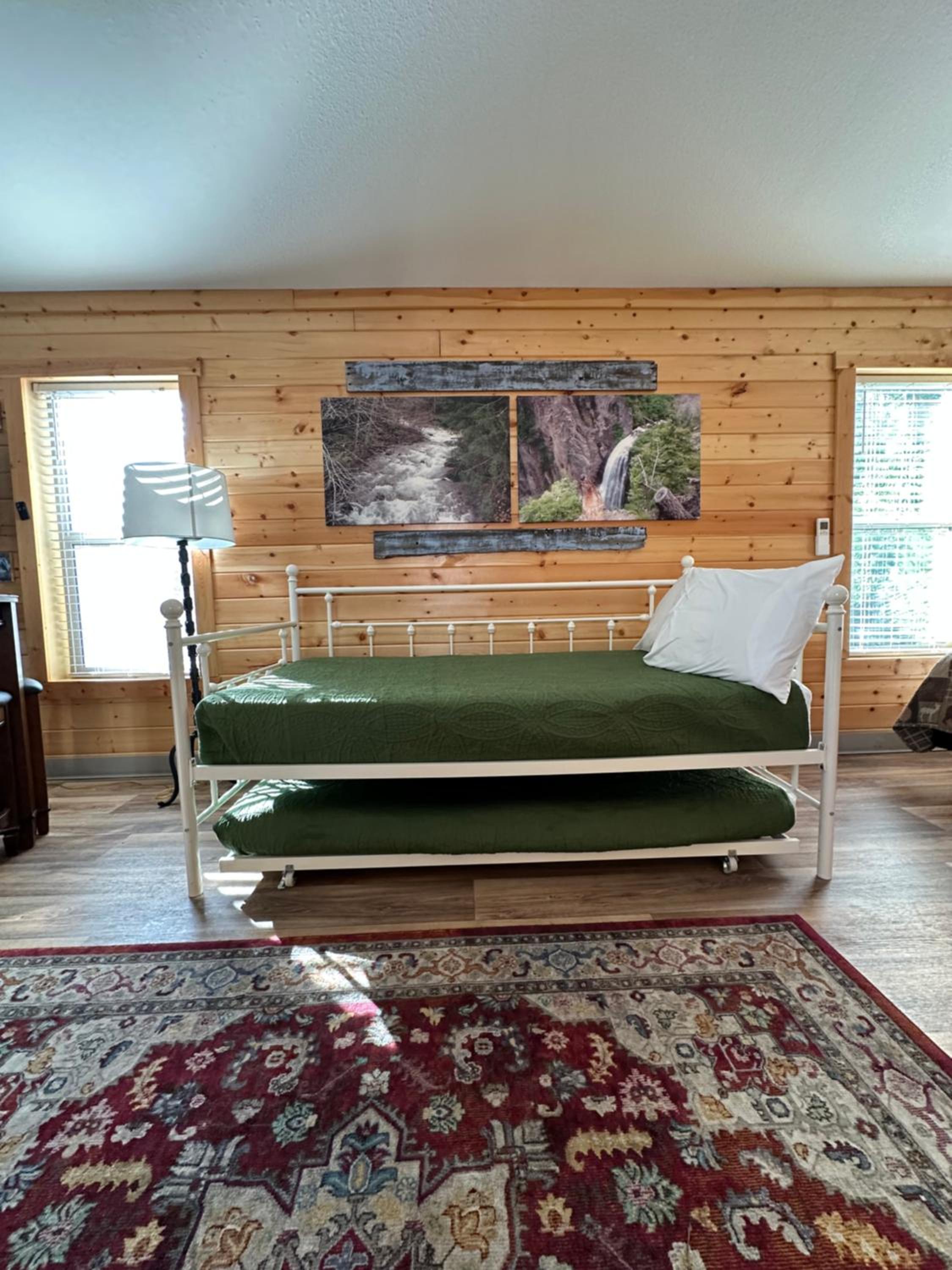 Packwood Lodge & Cabins